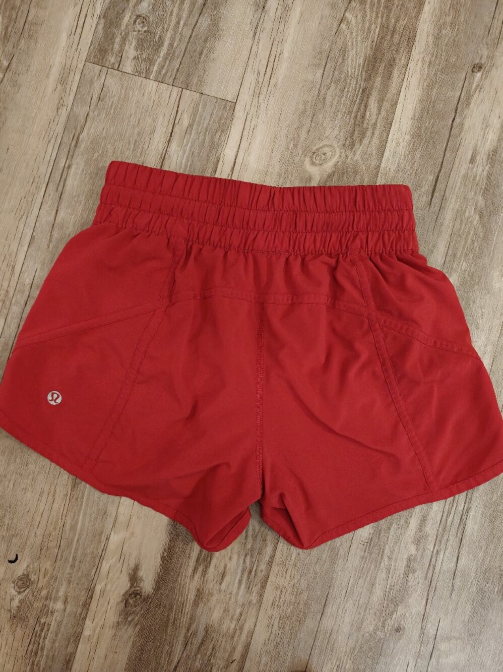 🍋 Lululemon Tracker Short V *4"Persian Red Size 4 Great Condition